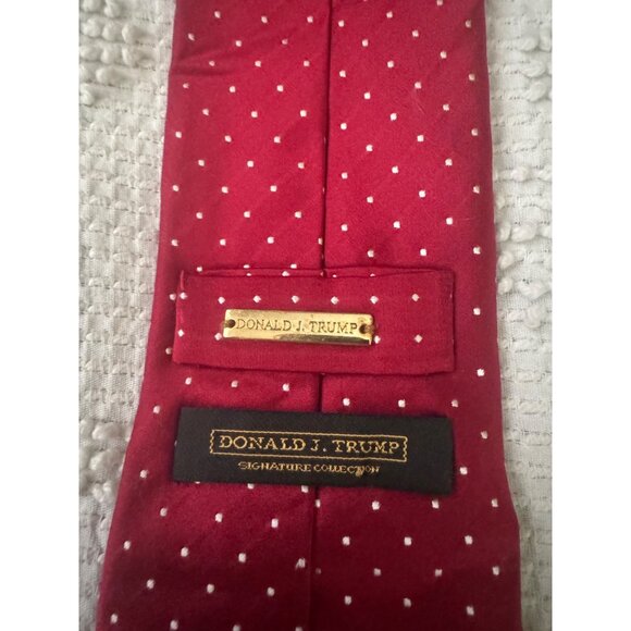 Donald J. Trump Signature Collection Red Polka Dot Tie Silk Mens Formalwear Clas - Picture 3 of 5